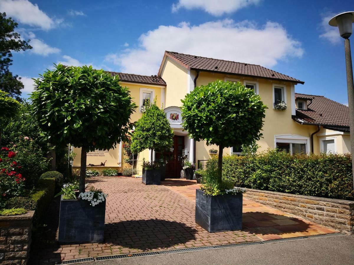 Das Kleine Hotel Iphofen, Fruehstueckszauber, No Waste, Nachhaltig, Nahe Aller Weingueter, Knauf Gips Kg Und Connekt, Kleines Secret Mit Garten & Terrassen, Tv Mirrorring, 55" Tv, Fine Dining, Hunde Willkommen Exterior photo