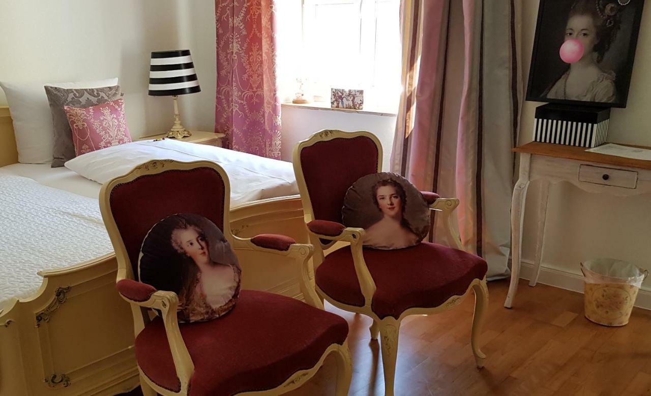 Das Kleine Hotel Iphofen, Fruehstueckszauber, No Waste, Nachhaltig, Nahe Aller Weingueter, Knauf Gips Kg Und Connekt, Kleines Secret Mit Garten & Terrassen, Tv Mirrorring, 55" Tv, Fine Dining, Hunde Willkommen Exterior photo