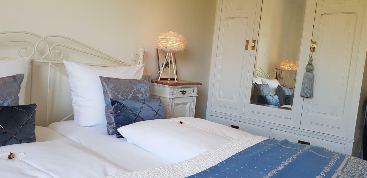 Das Kleine Hotel Iphofen, Fruehstueckszauber, No Waste, Nachhaltig, Nahe Aller Weingueter, Knauf Gips Kg Und Connekt, Kleines Secret Mit Garten & Terrassen, Tv Mirrorring, 55" Tv, Fine Dining, Hunde Willkommen Exterior photo